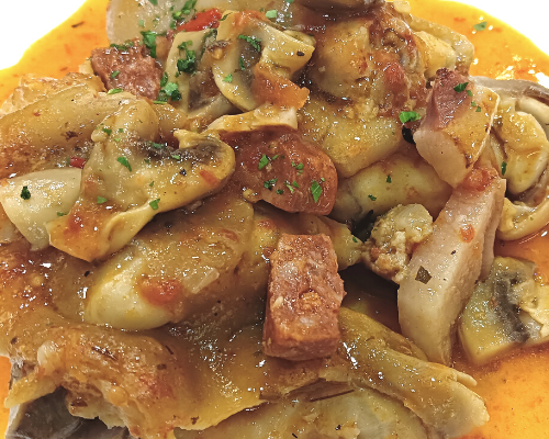 Peus de porc amb xampinyons